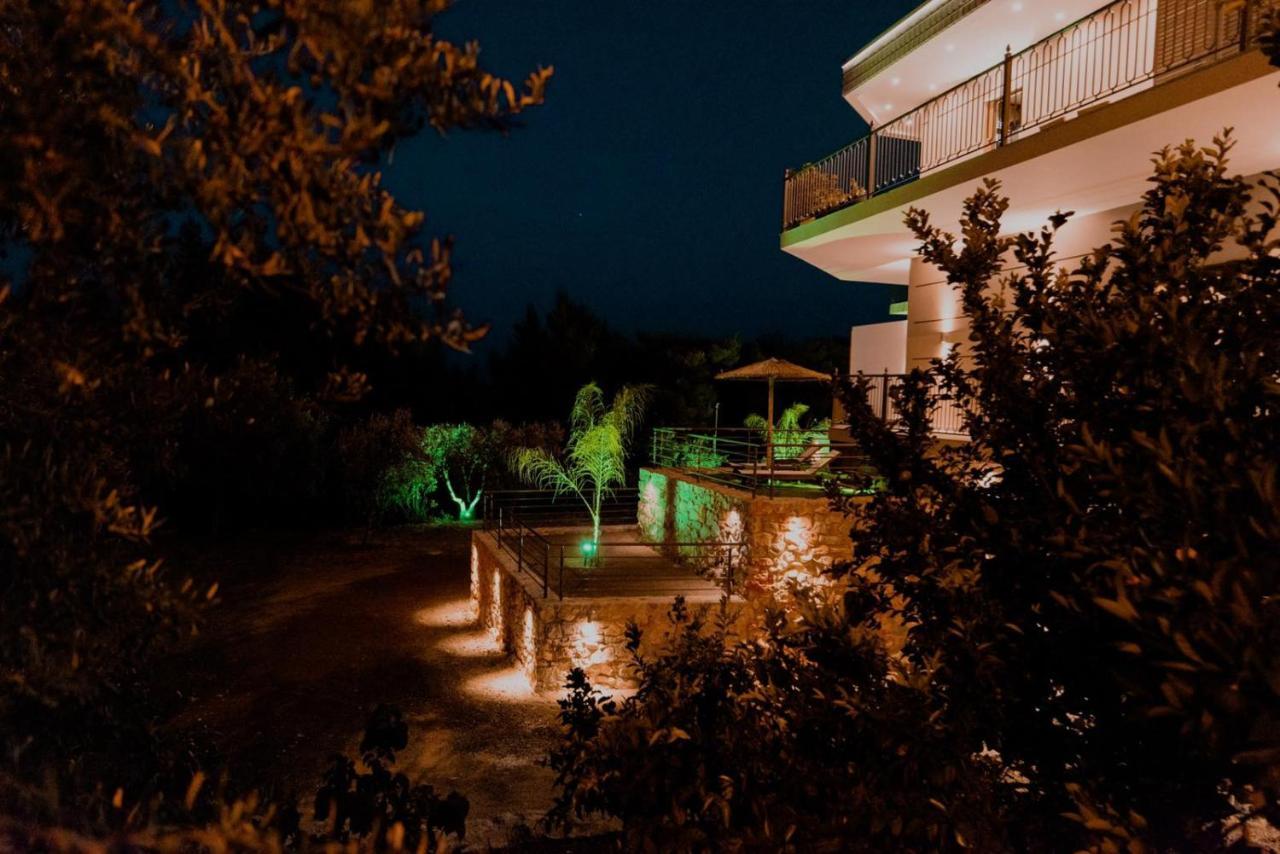 Stork Design Suites Epidaurus Bagian luar foto