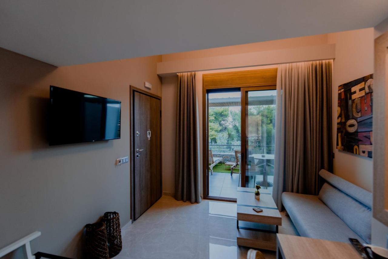 Stork Design Suites Epidaurus Bagian luar foto
