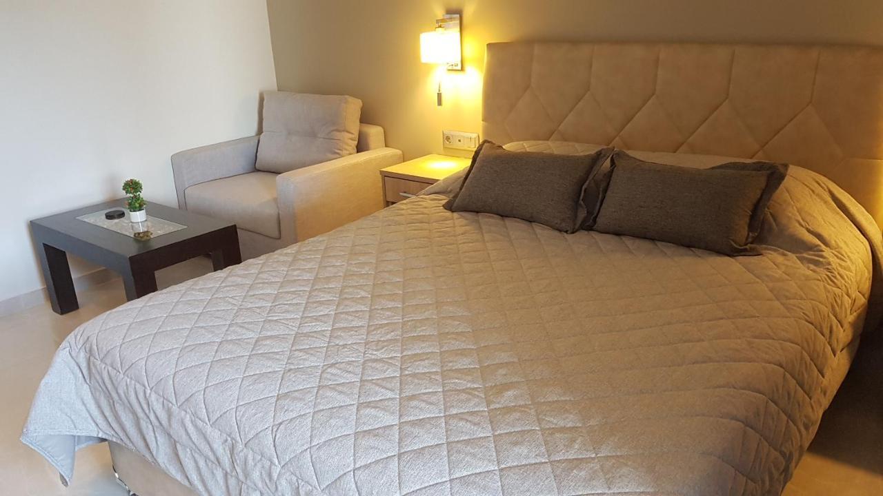 Stork Design Suites Epidaurus Bagian luar foto