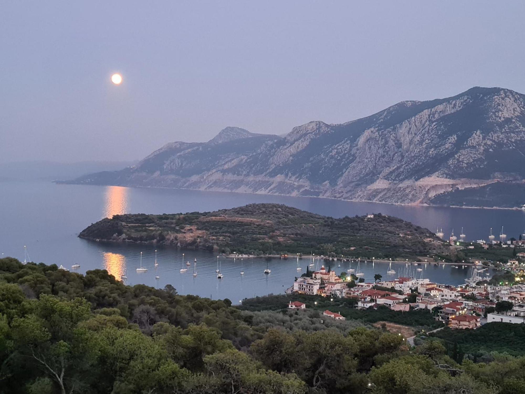 Stork Design Suites Epidaurus Bagian luar foto